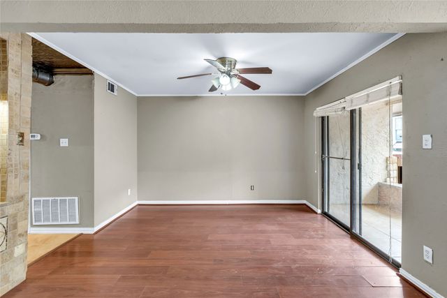 26 Oakbrook Drive, Lewisville, TX 75057