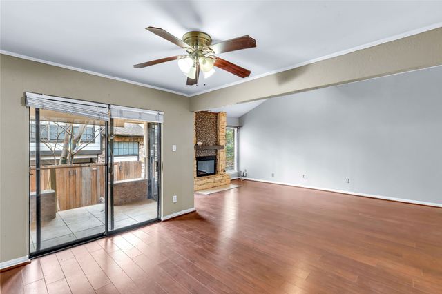 26 Oakbrook Drive, Lewisville, TX 75057