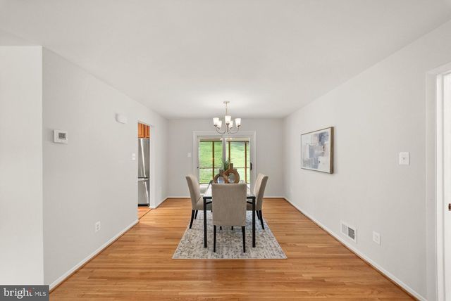 4426 ROCKCREST DR, Fairfax, VA 22032