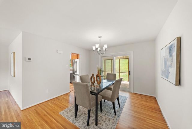 4426 ROCKCREST DR, Fairfax, VA 22032