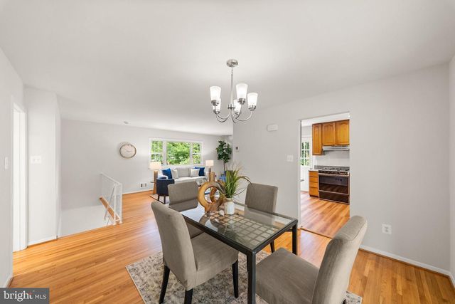 4426 ROCKCREST DR, Fairfax, VA 22032