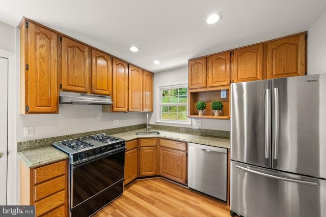 4426 ROCKCREST DR, Fairfax, VA 22032