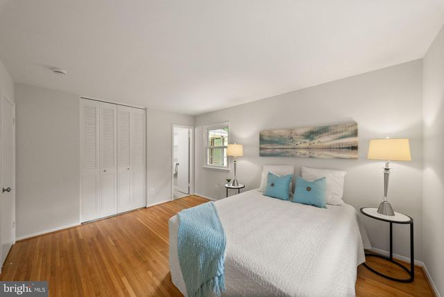 4426 ROCKCREST DR, Fairfax, VA 22032