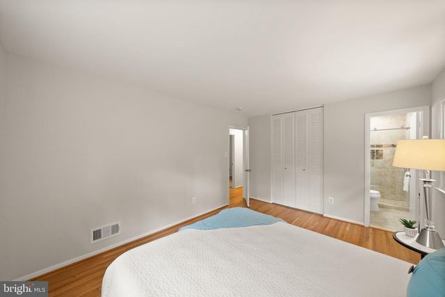 4426 ROCKCREST DR, Fairfax, VA 22032