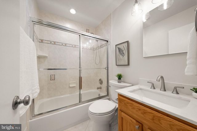 4426 ROCKCREST DR, Fairfax, VA 22032