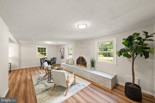 4426 ROCKCREST DR, Fairfax, VA 22032