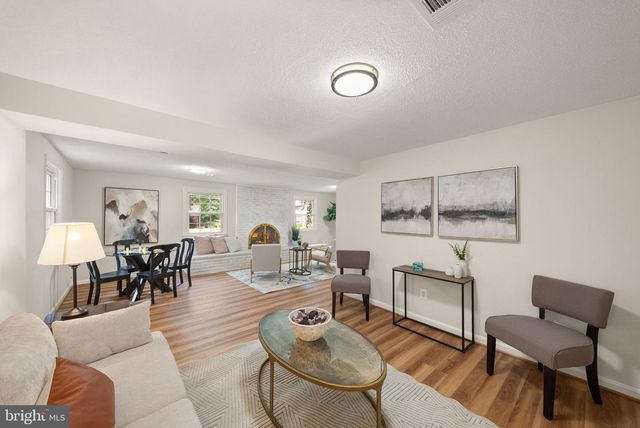 4426 ROCKCREST DR, Fairfax, VA 22032