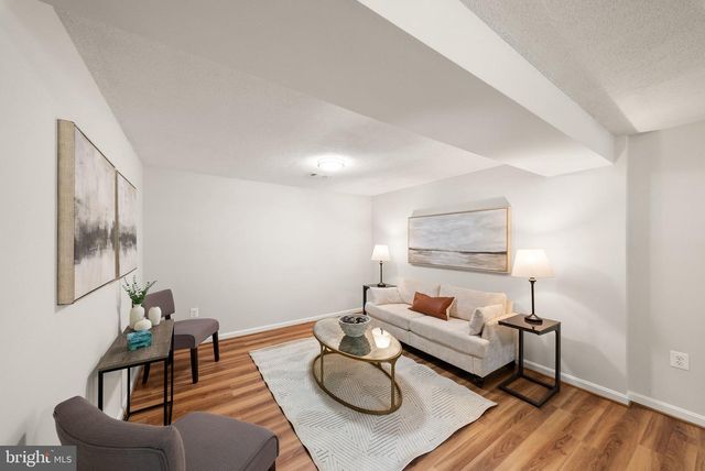 4426 ROCKCREST DR, Fairfax, VA 22032