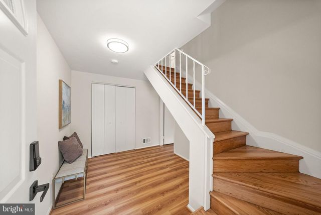 4426 ROCKCREST DR, Fairfax, VA 22032