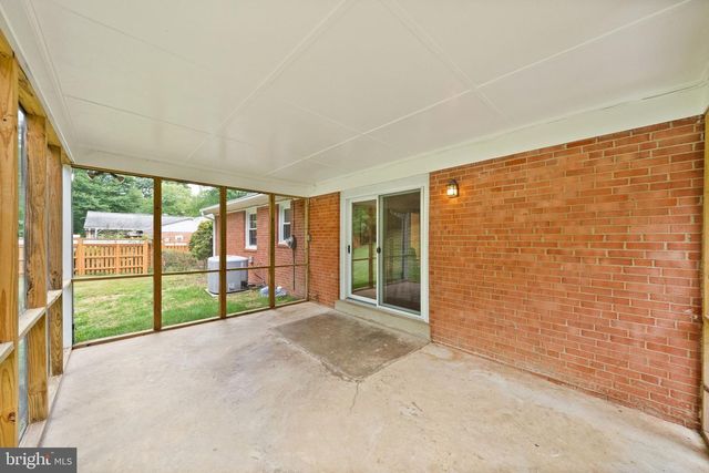 4426 ROCKCREST DR, Fairfax, VA 22032