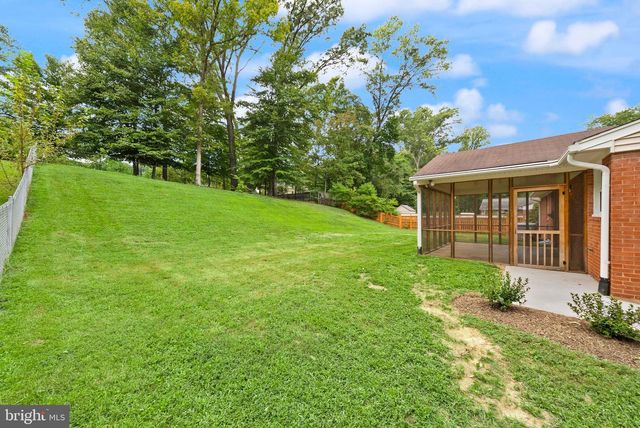 4426 ROCKCREST DR, Fairfax, VA 22032