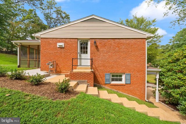 4426 ROCKCREST DR, Fairfax, VA 22032