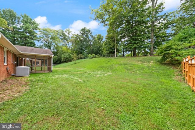 4426 ROCKCREST DR, Fairfax, VA 22032