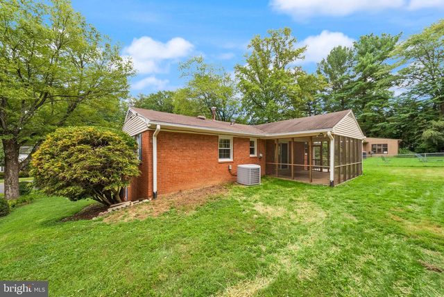 4426 ROCKCREST DR, Fairfax, VA 22032