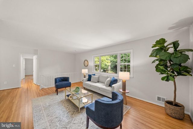 4426 ROCKCREST DR, Fairfax, VA 22032