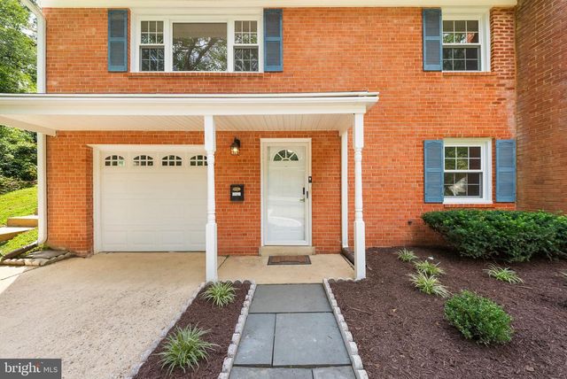 4426 ROCKCREST DR, Fairfax, VA 22032
