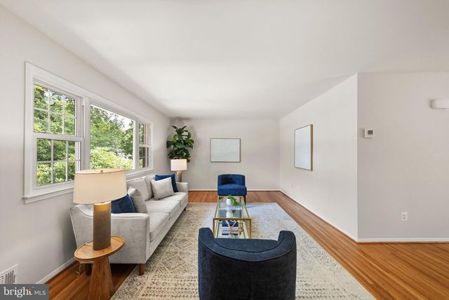 4426 ROCKCREST DR, Fairfax, VA 22032
