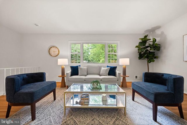 4426 ROCKCREST DR, Fairfax, VA 22032