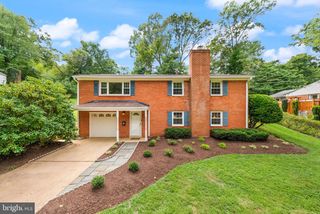 4426 ROCKCREST DR, Fairfax, VA 22032