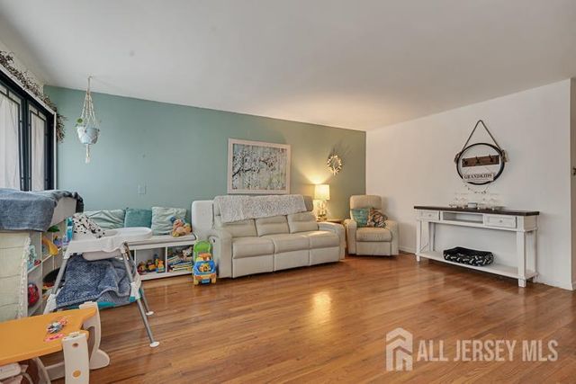 86 James Street, South River, NJ 08882