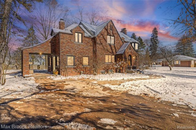 75 Hillsdale Road, Bloomfield Hills, MI 48302