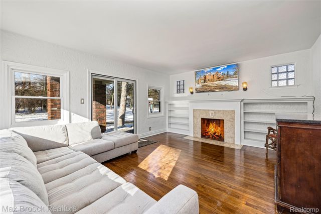 75 Hillsdale Road, Bloomfield Hills, MI 48302