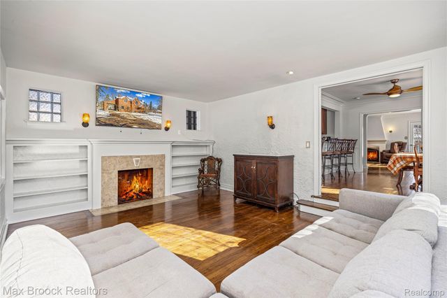 75 Hillsdale Road, Bloomfield Hills, MI 48302