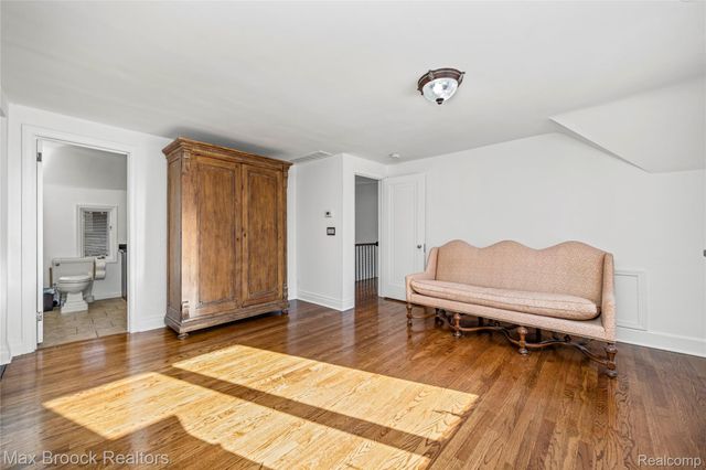 75 Hillsdale Road, Bloomfield Hills, MI 48302