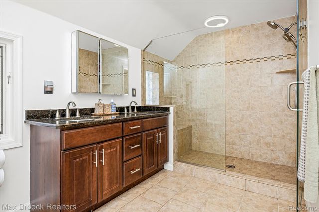 75 Hillsdale Road, Bloomfield Hills, MI 48302