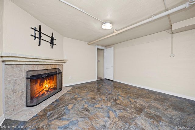 75 Hillsdale Road, Bloomfield Hills, MI 48302