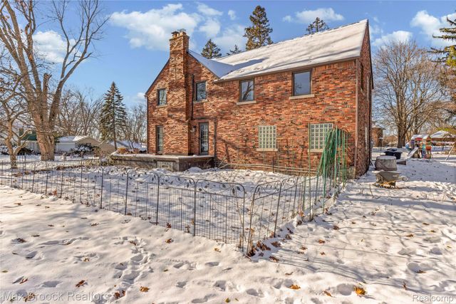 75 Hillsdale Road, Bloomfield Hills, MI 48302