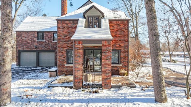 75 Hillsdale Road, Bloomfield Hills, MI 48302