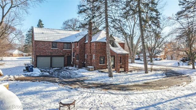 75 Hillsdale Road, Bloomfield Hills, MI 48302
