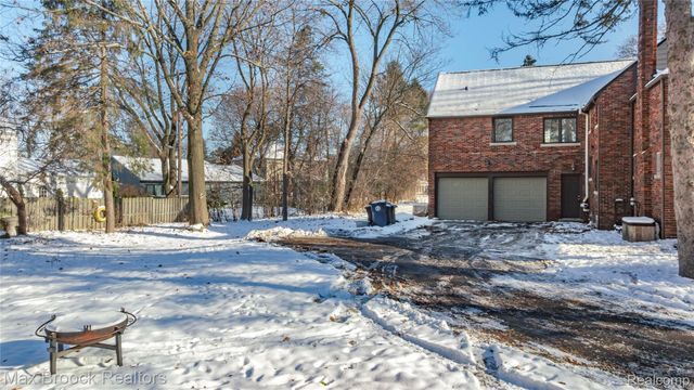 75 Hillsdale Road, Bloomfield Hills, MI 48302