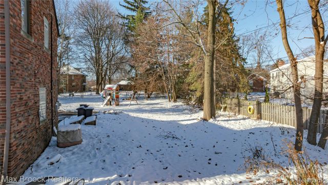 75 Hillsdale Road, Bloomfield Hills, MI 48302