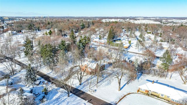 75 Hillsdale Road, Bloomfield Hills, MI 48302