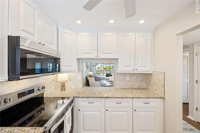 45 High Point CIR S 303, Naples, FL 34103