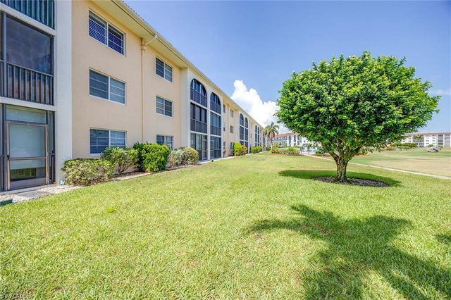 45 High Point CIR S 303, Naples, FL 34103