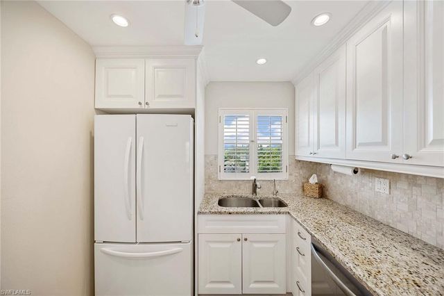 45 High Point CIR S 303, Naples, FL 34103