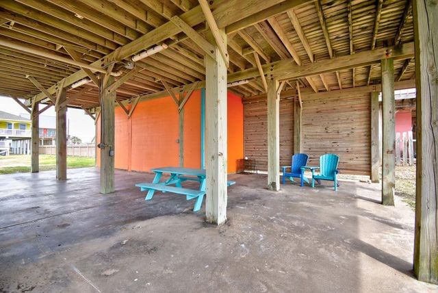 1034 Blue Water Highway, Surfside Beach, TX 77541