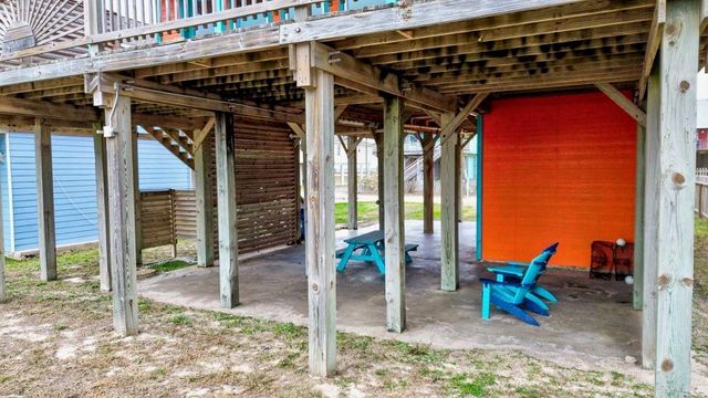 1034 Blue Water Highway, Surfside Beach, TX 77541