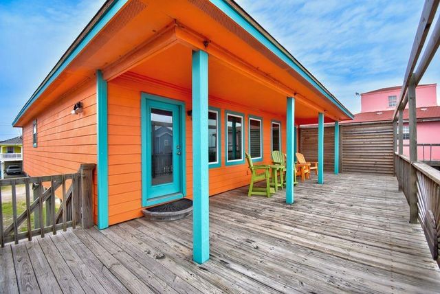 1034 Blue Water Highway, Surfside Beach, TX 77541