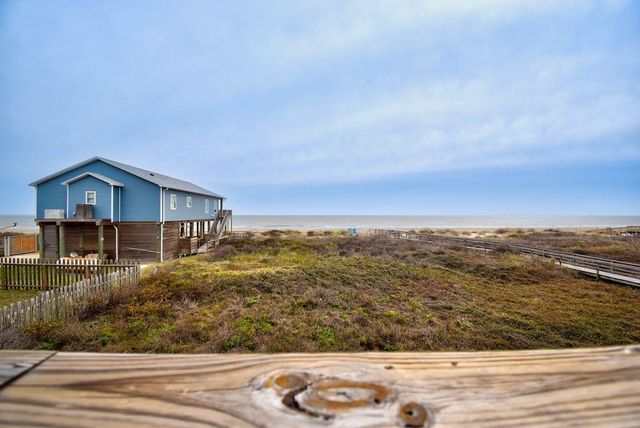 1034 Blue Water Highway, Surfside Beach, TX 77541