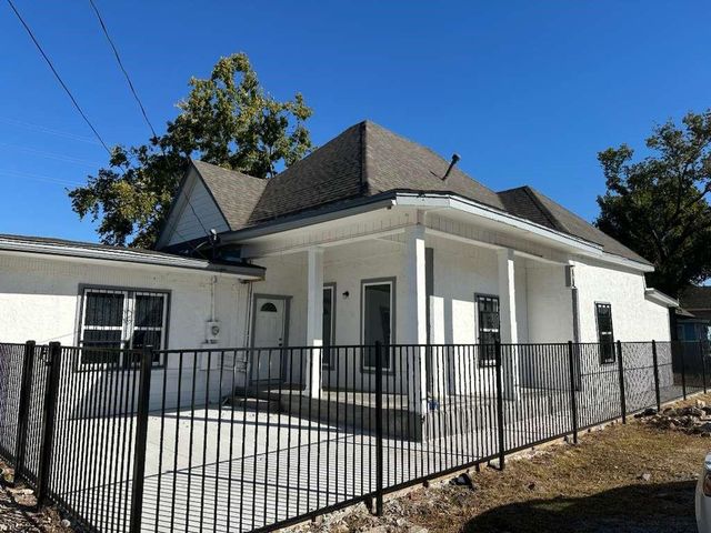 1912 Gentry Street, Houston, TX 77009