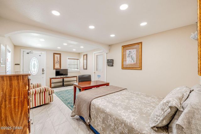 2706 Sapp Road, Cottondale, FL 32431