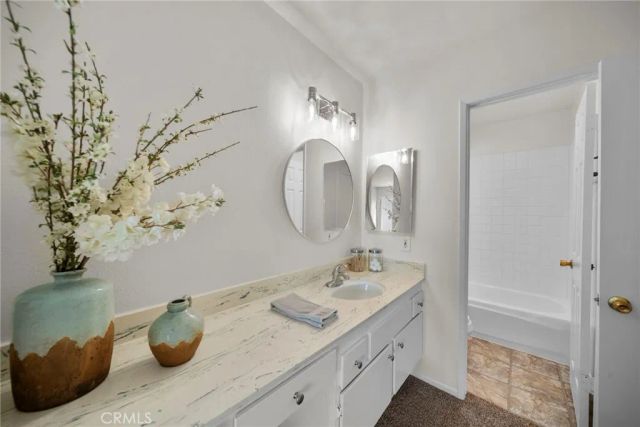 23515 Lyons 253, Valencia, CA 91355