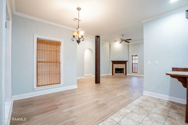 101 Tara Oak Drive, Carencro, LA 70520