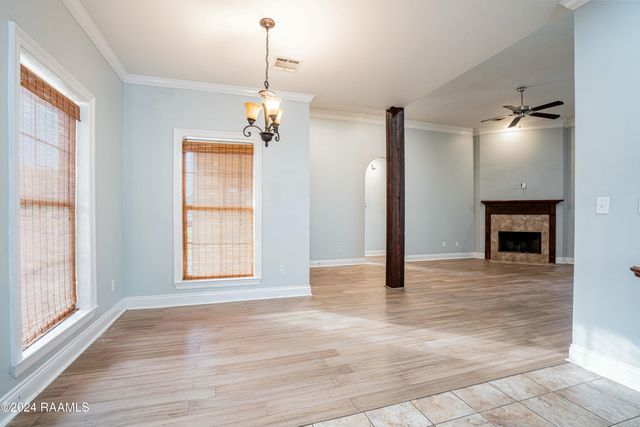 101 Tara Oak Drive, Carencro, LA 70520