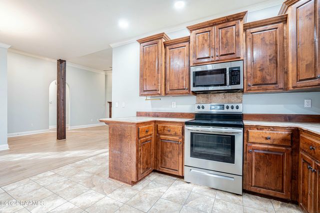 101 Tara Oak Drive, Carencro, LA 70520