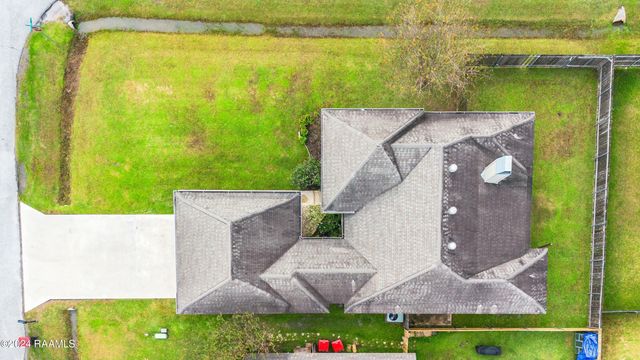 101 Tara Oak Drive, Carencro, LA 70520